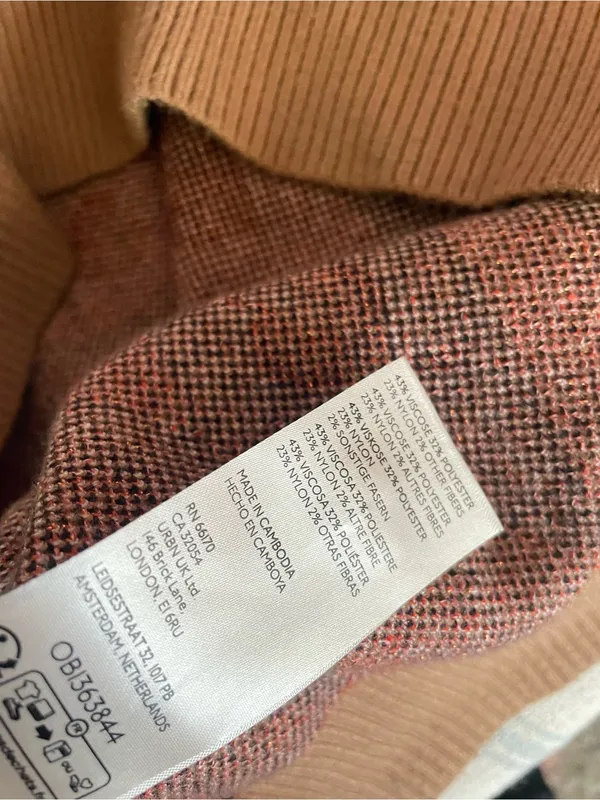 Anthropologie Maeve Heart Argyle V-Neck Knit Sweater Vest in Size Small - Image 4