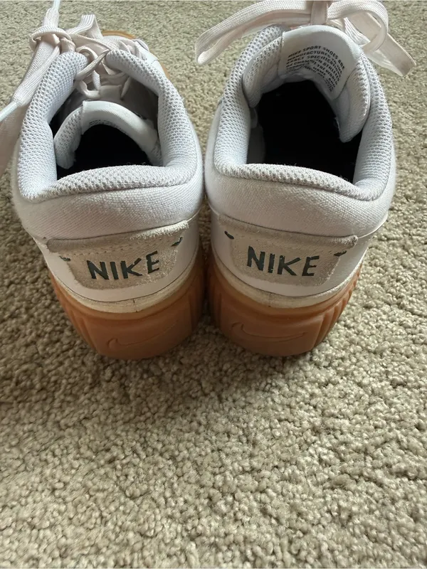platform Nike White and Gum Low-Top Sneakers with Black Swoosh - Image 5