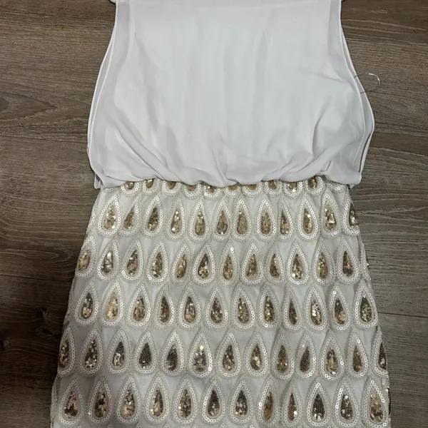 Boohoo White and Gold Sequin Dress - Image 7