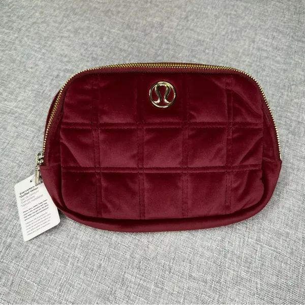 Lululemon Everywhere Belt Bag Quilted Velour Wine Berry Velvet Crossbody Bag NWT - Image 7