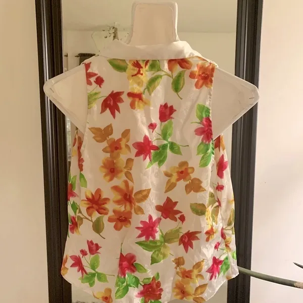 VICTORIA’S SECRET Floral Silky Sleeveless Top - Image 2