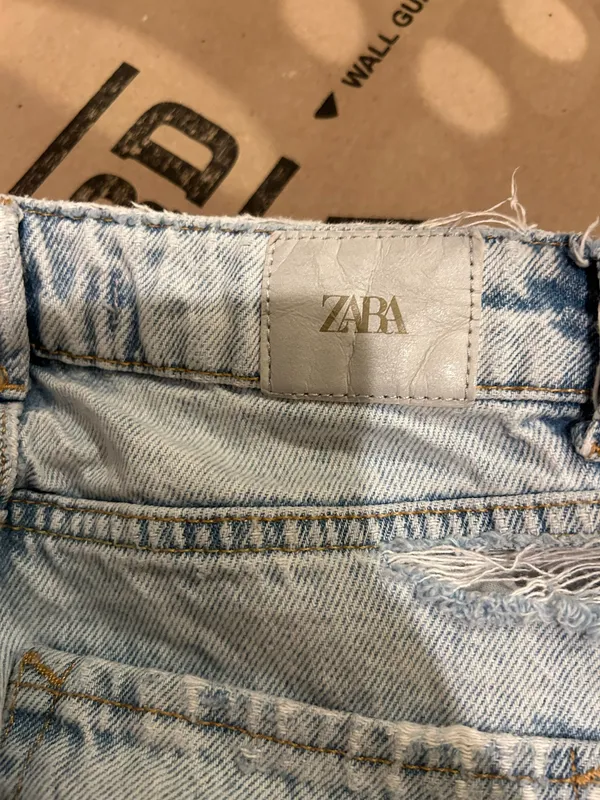 Zara light wash straight leg distressed jeans - Image 5