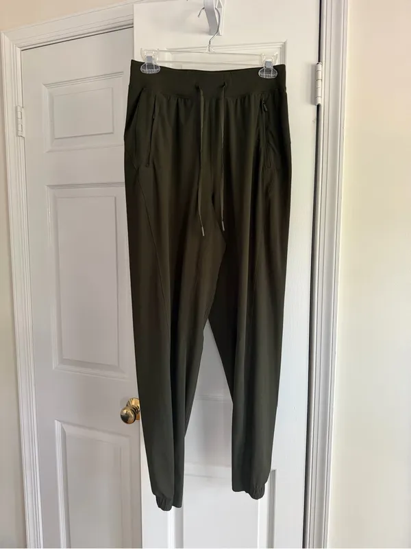 Lululemon License to Train High Rise Pants Dark Olive Size 6 - Image 6
