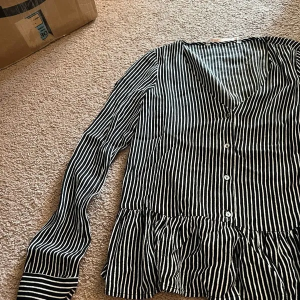 Zara‎ xs striped blouse - Image 4