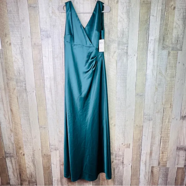 Lauren Ralph Lauren Dress Dark Fern Size 8 Sleeveless V-Neck Full Length Dress - Image 2