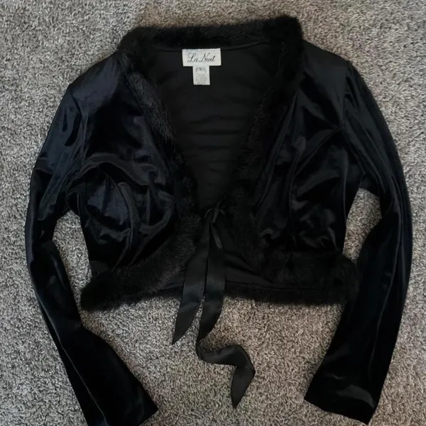 Black satin LA NUIT cropped bolero jacket with luxe faux fur trim - Image 5