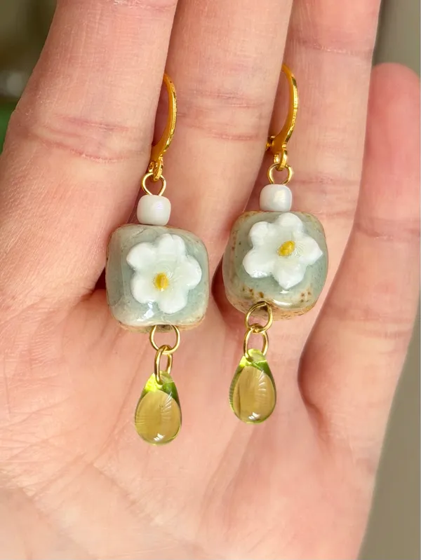 Handmade ceramic cute flower boho retro fairy dangle earrings 🌵🌺🌞💚 - Image 4