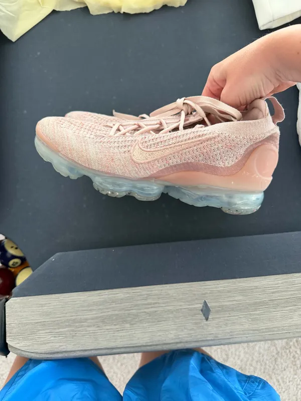 Pink Nike - Image 2