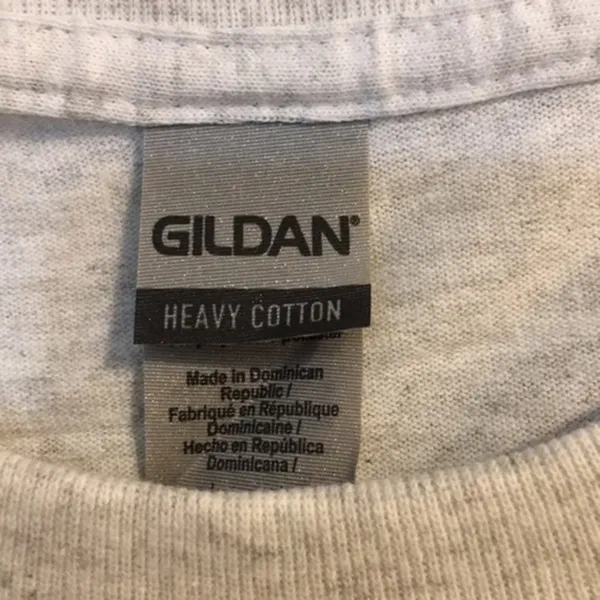 Gildan t shirt  L - Image 8