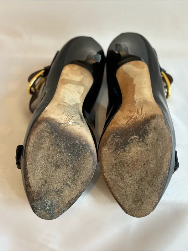 Vero Cuoio Vintage Black Patent Peep-Toe Heels with Gold Buckles - Image 5