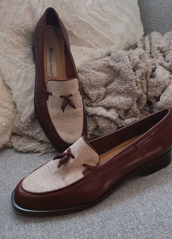 Etienne Aigner Vintage 1970 Burgundy Leather And Cream Loafers - Image 5