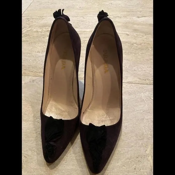Prada Auth‎ Purple Suede Classic Pump Ruffle Heel 4” Shoe Size 37.5 US 7 - Image 12