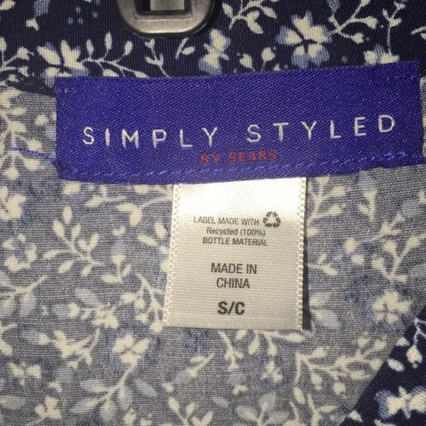Woman’s Simply Styled Ruffle Crop Button Down Top - Image 4