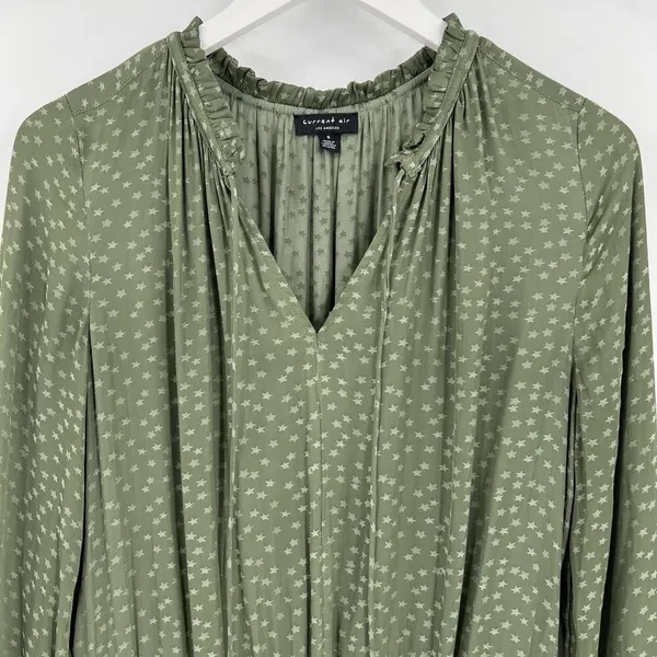 Current Air Laurel Mini Star‎ Dress Size Small Sage Green Tiered Pleated V-Neck - Image 4
