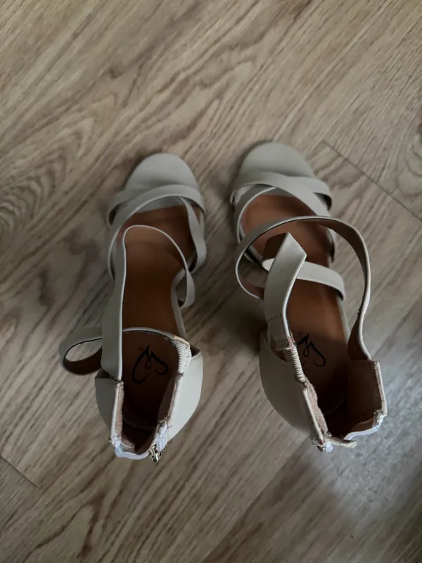 Windsor Tan Heels - Image 3