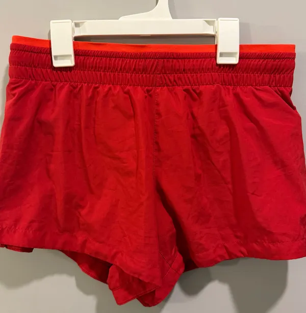 Fabletics Breathe Mid-Rise Run Shorts 3.5” Lipstick Red - Image 5