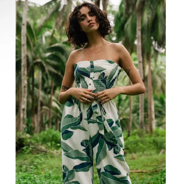 billabong Green Leaf Print Cropped Jumpsuit Wide Leg Size Medium Cotton blend - Image 2
