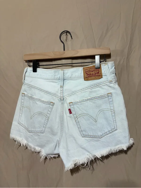 Levi’s shorts - Image 2