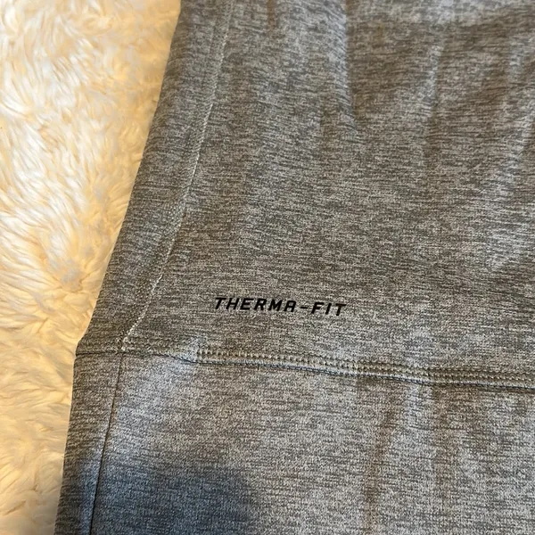 Nike SF Giants women’s sweatshirt - Image 3