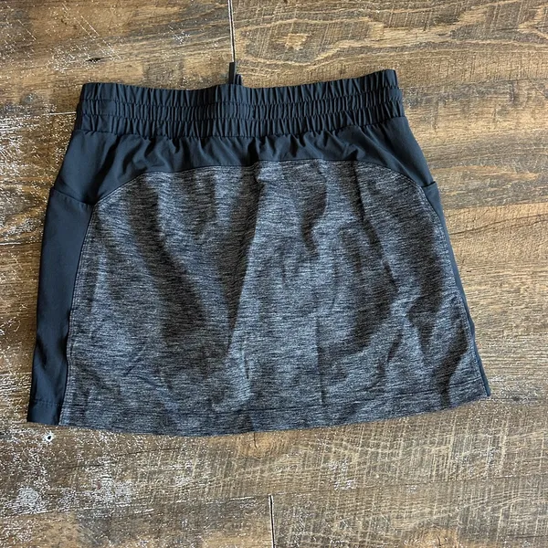 Athleta Charcoal and Black Performance Skort‎ Size Small Golf Pickleball - Image 3