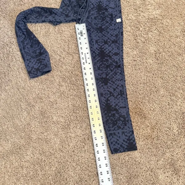 Vuori Daily XS high rise Ocean Shibori athletic legging P 3627 - Image 4