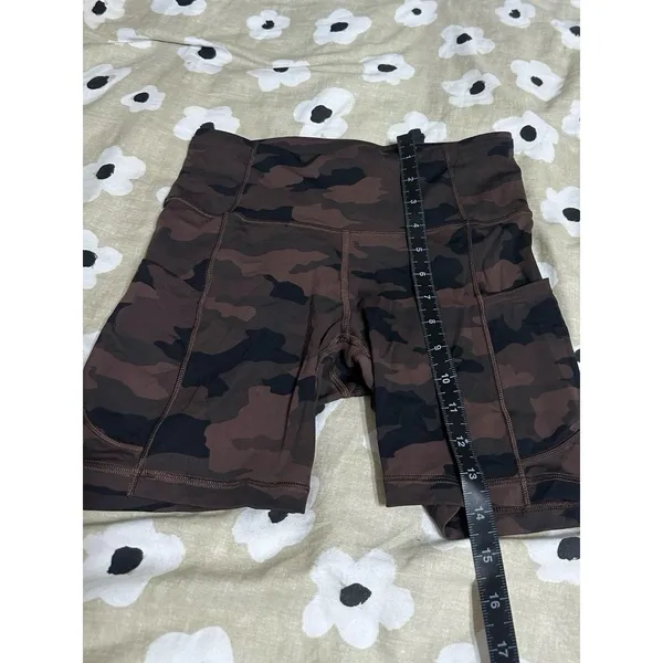 Lululemon brown camo shorts - Image 3
