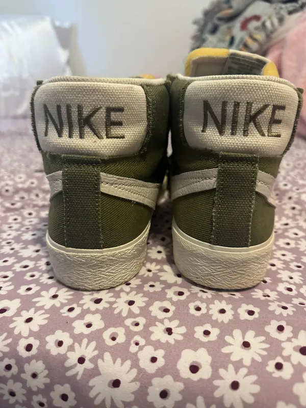 Nike SB Sneakers - Image 4