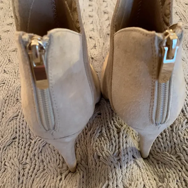 New York & Company Booties Tan Size 8 - Image 9