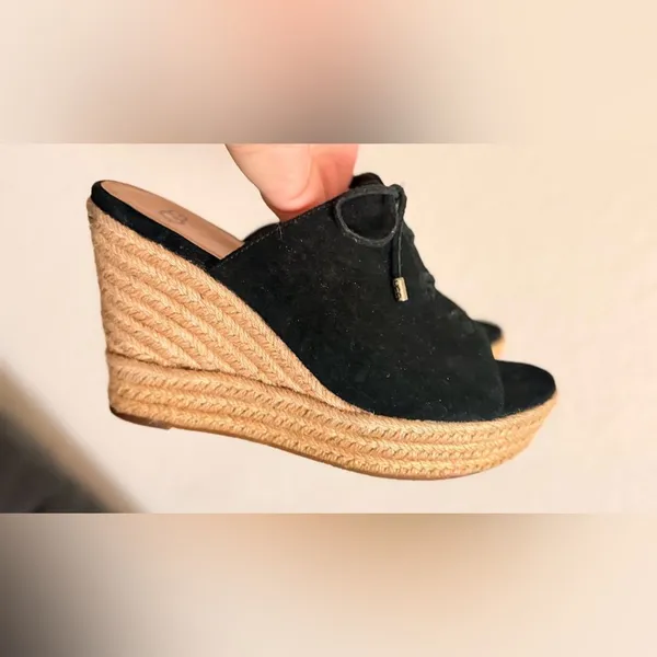 UGG Giorgia Black Suede Wedge Size 6.5 Espadrille Lace Up Detail - Image 14
