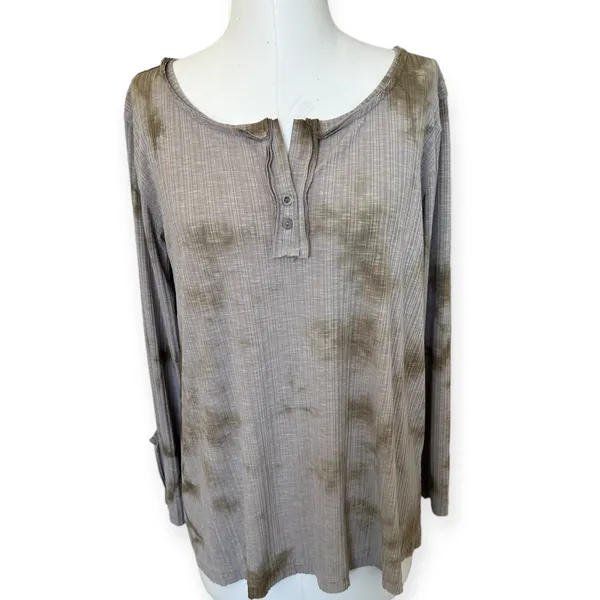 POL Oversized Henley Long Sleeve Ribbed Knit Top Tan Tie Dyed size M Comfy Boho - Image 4