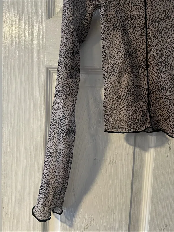 Brave Soul Semi-Sheer Long Sleeve Leopard Print Top in Beige and Black - Image 4