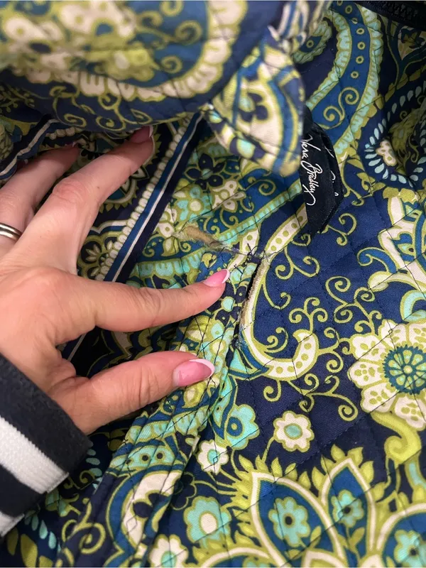 FLAWED Vera Bradley Rythm & Blue Paisley Print Travel Bag - Image 5