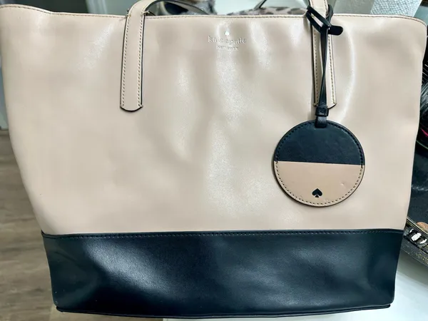 Kate Spade New York Briel large tote and matching wallet. - Image 2