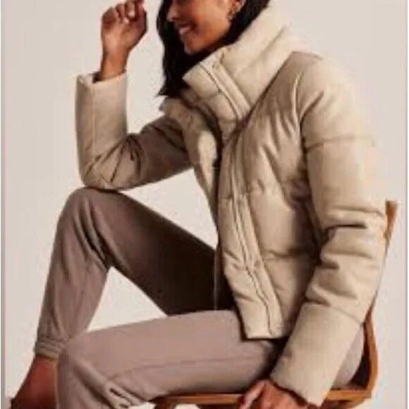 Abercrombie & Fitch Women's Large Cream Vegan Leather Mini Puffer‎ Jacket - Image 6