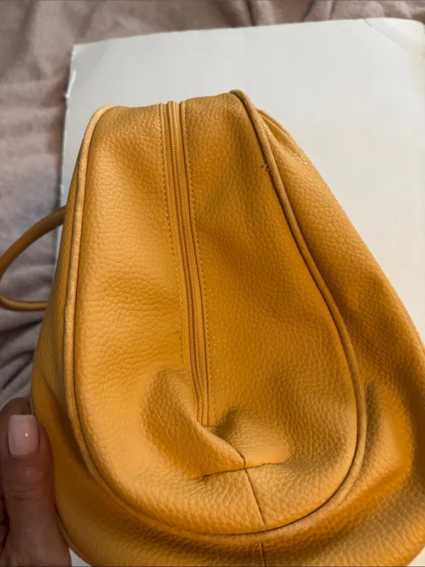 Estee Lauder Vintage Mustard Yellow Travel Bag Faux Leather..Overnight/Cosmetics - Image 12