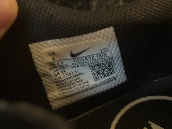 Nike Air Max Sneakers - Image 4