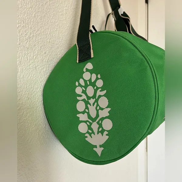 Free people good sport duffle bag green nwt - Image 7