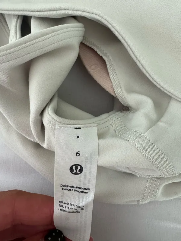 Lululemon Align V-Neck Bra - Image 4