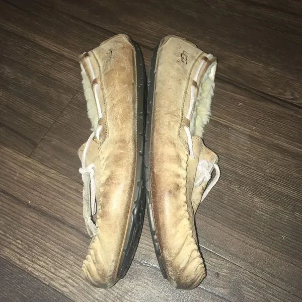 UGG shearling lined tan moc toe size 12/43 slippers - Image 4