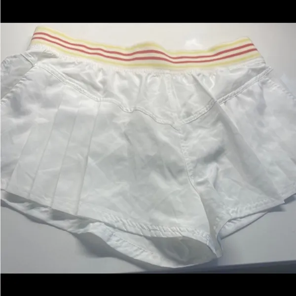 FREE PEOPLE MOVEMENT Top Seed woven shorts. Size medium - Image 4