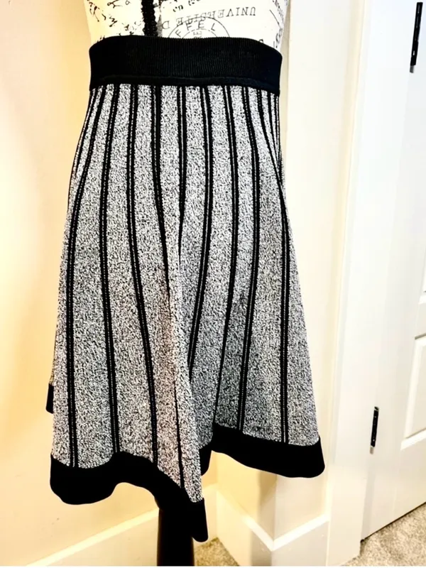 ALC Frank 💥Black Gray Marled Knit A-Line Flare Knit Skirt Pull-On Stretch Size S💛 - Image 5