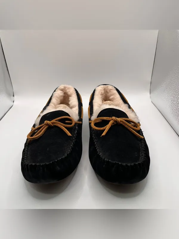 UGG Womens Dakota Slipper Black Suede Size 7 excellent condition - Image 3