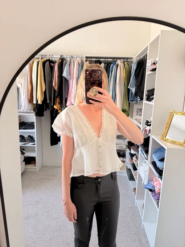 Selfie Leslie Azura Scalloped Lace Trim Peplum Top - Image 4