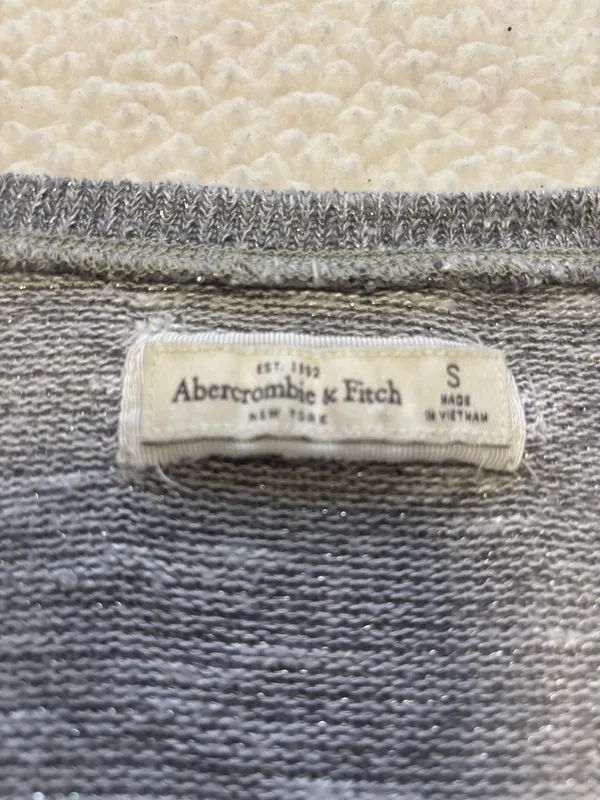 Vintage Y2K Abercrombie & Fitch Heather Gray Embellished V-Neck Top Indie Sleaze - Image 2