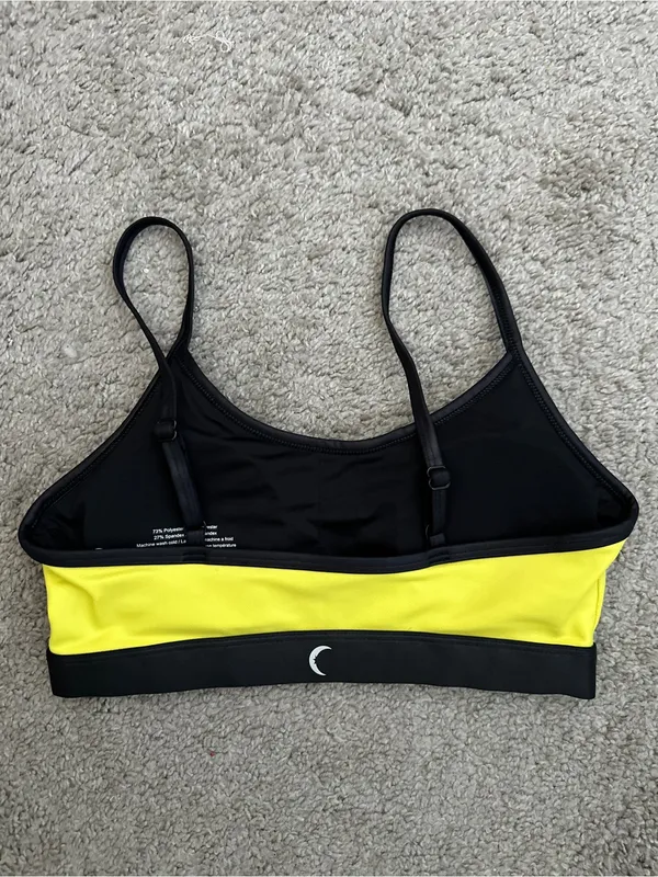 ZYIA Light n Tight Adjustable Strap Sports Bra in Neon Yellow Metallic Sz. Small - Image 3