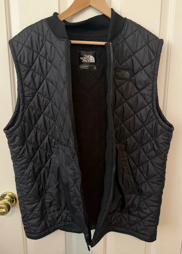 Men’s The North Face vest - Image 3
