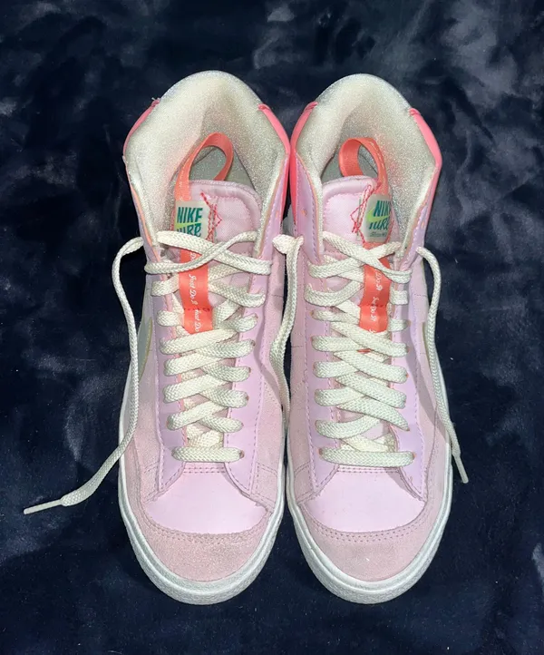 Nike Pink Blazers - Image 4