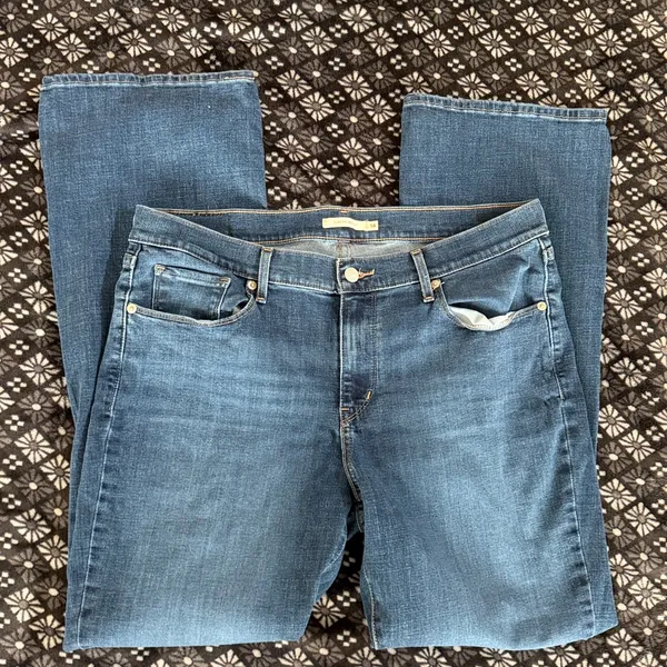 Levi’s Classic Bootcut Jeans - Image 2