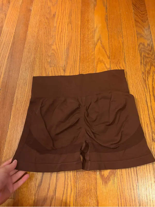 Amazon High-Waist Brown Seamless Women’s Shorts - Image 4