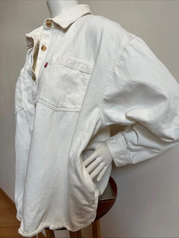 Levi's Off-White Button-Up Oversized Shirt Jacket - Image 4